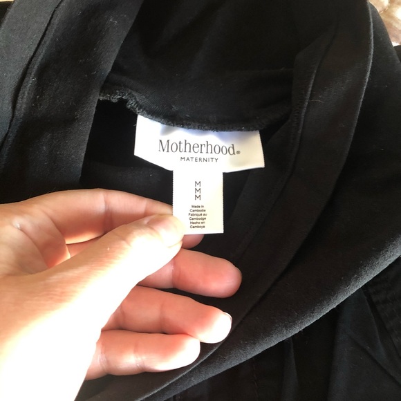 Motherhood Maternity black shorts - Picture 3 of 4